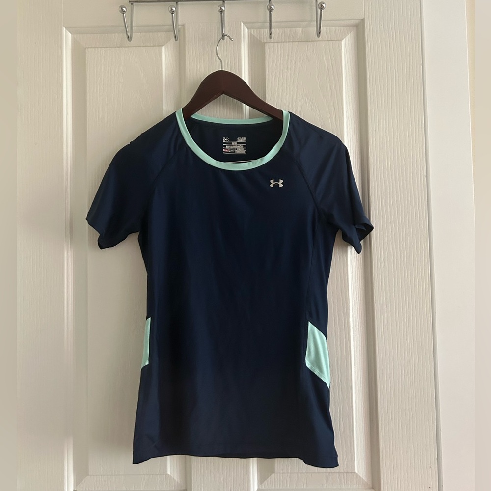 Under Armour fitted women’s shirt